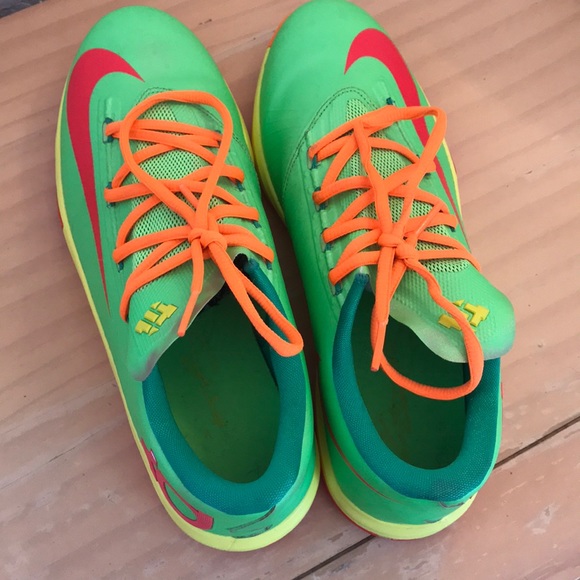Kevin Durant Sneakers! Awesome colors! Size 6.5 - Picture 4 of 7